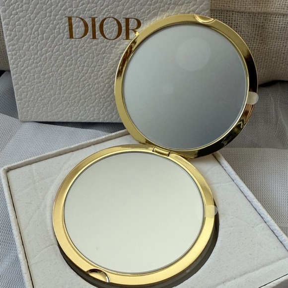 Christian Dior Beauty VIP / GWP Gold-Tone Double Sided Compact Mirror - Picture 3 of 6